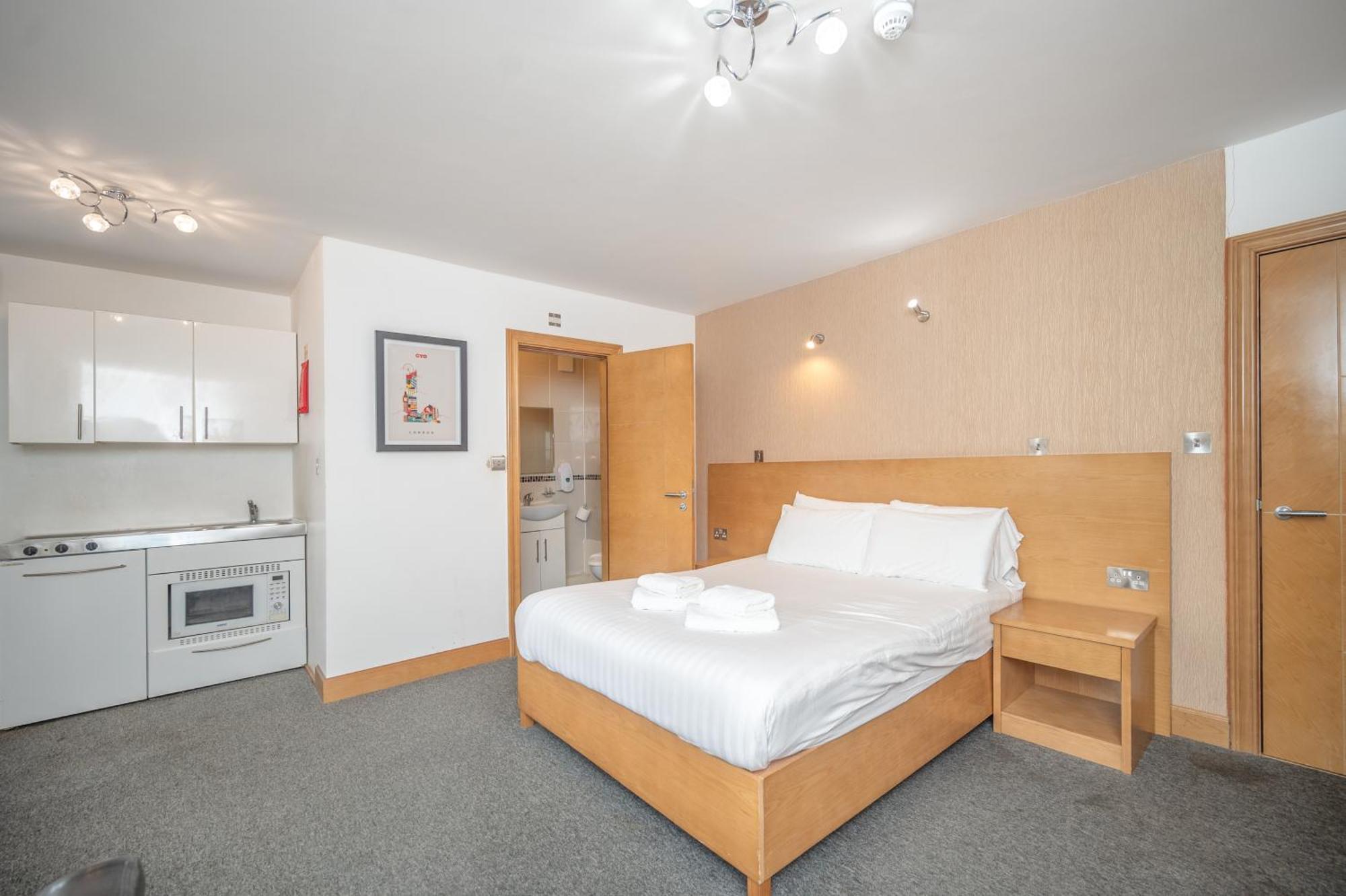 Flexistay Aparthotel Sutton Sutton  Exterior foto